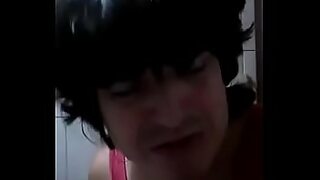 1 girl 4 boys at a time 1 in moutn 2 in vagina 1 in 2 hole