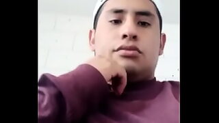 comparito1 le hago tomarse mi pis y ella bien sumisa 1