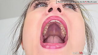 big teeth gothic