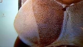 chilena mostrando tetas