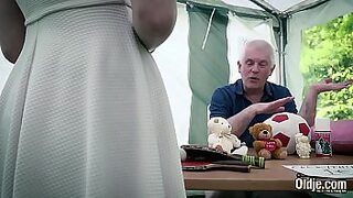 1 girl and 2 old man
