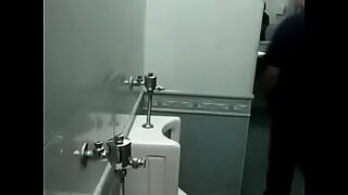 aliyah kurnia di toilet tkw singapura