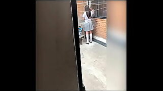 a su hermana dormida y se la folla