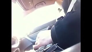amigo dejo a su novia caliente y sola conmigo asi que nos pusimos a coger a sus espaldas siguenos en