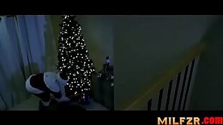 10 sec the naughty boy stripped off moms sari and fucked her hard