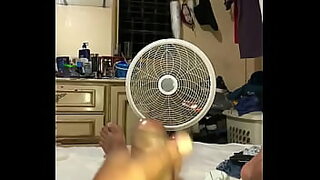 comparito1 morena mamona le gusta la lluvia dorada en la boca 2