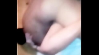1080p un ouvrier costaud sest fait prendre en train de se branler dans un escalier