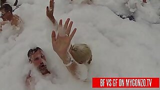 18 year old boy fucking a 20 year old girl