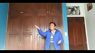 1080p un ouvrier costaud sest fait prendre en train de se branler dans un escalier