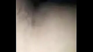 1080p un ouvrier costaud sest fait prendre en train de se branler dans un escalier