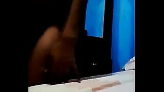 amigo dejo a su novia caliente y sola conmigo asi que nos pusimos a coger a sus espaldas siguenos en