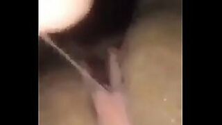 asiatica perdida en el bosque