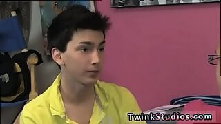 10 sec the naughty boy stripped off moms sari and fucked her hard