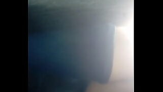 asiatico en el bus