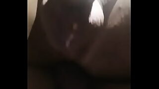 18 year old na lalaki hinalikan at titirahin ang maputing tiyahin