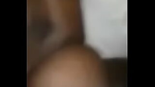 mulhe peitudas com mulher