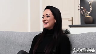 dani danels squarting