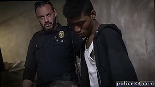 2 female cops get fucked