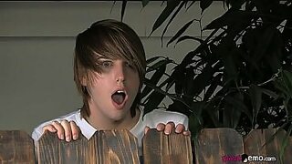 1 girl 5 boys sax vidio on fast