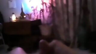 1080p un ouvrier costaud sest fait prendre en train de se branler dans un escalier