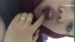 18 year old showing you how to cum just by using your hands