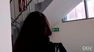 18 year old showing you how to cum just by using your hands