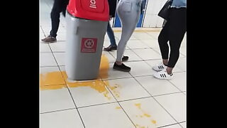 culazo enjeans apretados marcando calzon