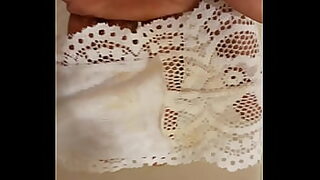 bajo falda video