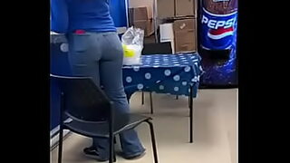 18 year old fuck in chuck e cheese parking lot