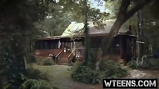 1080p un ouvrier costaud sest fait prendre en train de se branler dans un escalier