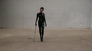 1080p un ouvrier costaud sest fait prendre en train de se branler dans un escalier