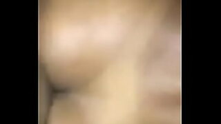 comendo a prima secretamente no banheiro