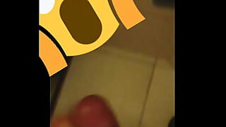 comparito1 le hago tomarse mi pis y ella bien sumisa 2