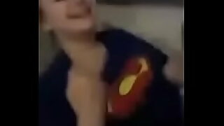 1 vs banyk siram pake air kencing di badan