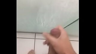 aunty pee spy