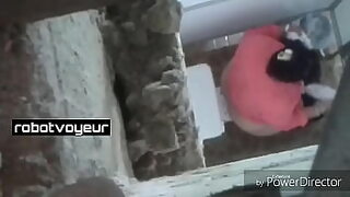 1080p un ouvrier costaud sest fait prendre en train de se branler dans un escalier