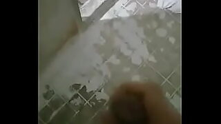 sacando mierda