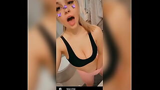 5 girls teasing