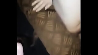 a chaque fois que je fais un teens elle enleve un vetement