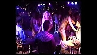 african strippers fingering and fisting