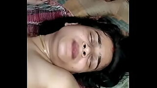 10 sec the naughty boy stripped off moms sari and fucked her hard