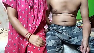 10 sec the naughty boy stripped off moms sari and fucked her hard