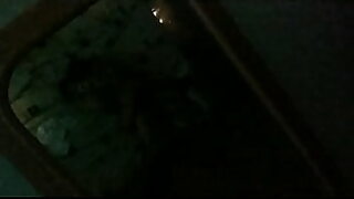 a su hermana dormida y se la folla