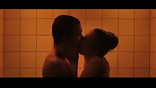 ass shaking in camera
