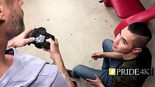 18 year old boy fucks with a 21year old woman