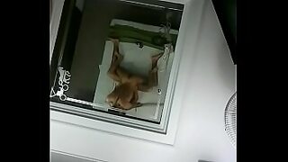 3 girls sexing and 1 dont no whats going on