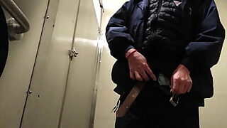 18 year old showing you how to cum just by using your hands