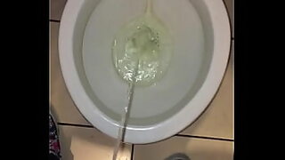 aunty pee spy