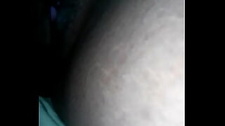 adore et lecher ma chatte en short en cuir