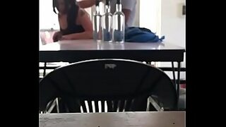 1080p un ouvrier costaud sest fait prendre en train de se branler dans un escalier